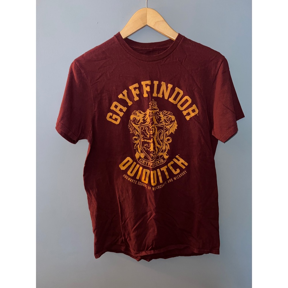 Harry Potter Gryffindor Quidditch T-Shirt Maroon Graphic Tee Medium